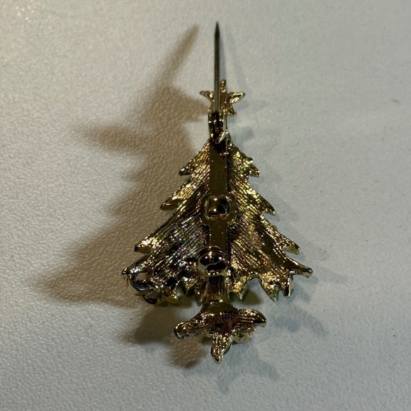 Vintage Christmas Tree Brooch Pin Gold Tone Red Green Holiday Jewelry - Picture 3 of 3
